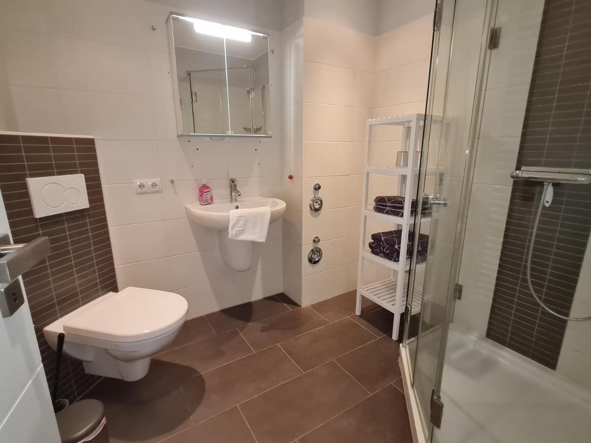 Wohnung Fleethoern - Zentral, Ruhig, Mit Parkplatz Und Balkon Киль Экстерьер фото